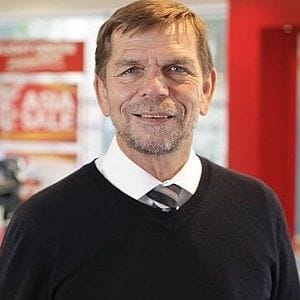 Flight Centre to travel on with $700 million capital raising Flight Centre to travel on with $700 million capital raising